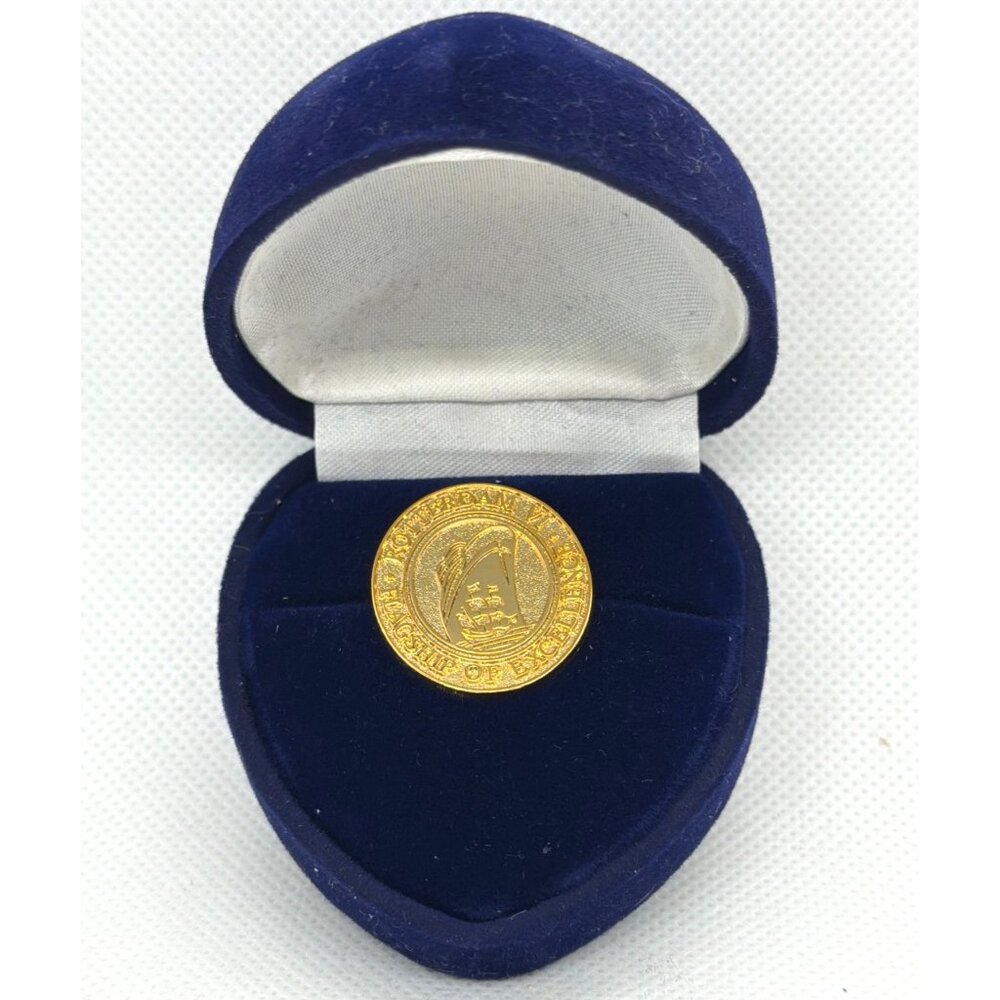VTG Inaugural Cruise Rotterdam VI Ship Of Excellence Souvenir Lapel Pin Box NOS - Picture 10 of 12